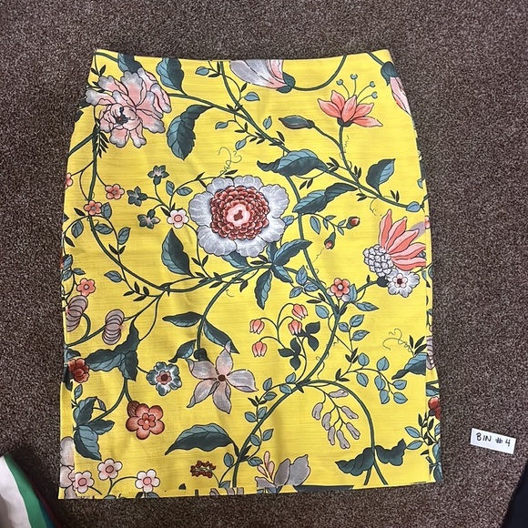 Bundle! All are size 10! 4 are Ann Taylor, 1 is LOFT. All in great condition! - Picture 2 of 16